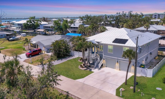 Grove City House | Waterfront Paradise in Englewood, FL – Bring Your Boat and Fishing Rods!