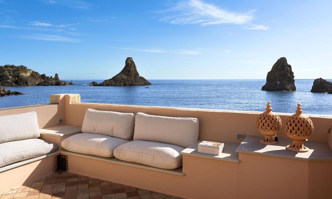 Aci Trezza Villa | Waterfront villa with outdoor hot tub
