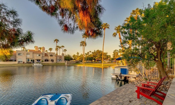 Lake Mirage House | Waterfront w/ Heated Pool & Paddle Boat in Gilbert