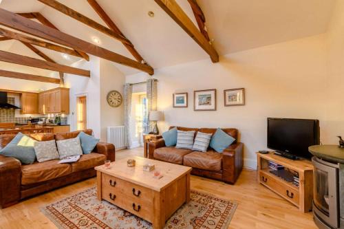 Warkworth House | Waters Edge - Warkworth