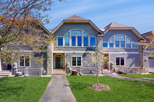 McHenry Apartment | Waterside Wilderness Retreat