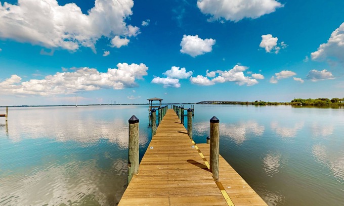 Cocoa House | Waterview home and attached studio , w/boat ramp, pier, BBQ, A/C, WiFi