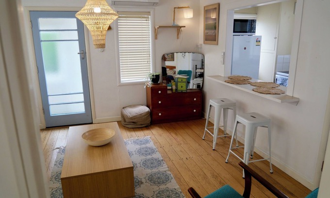 Raglan Cottage | Wave and point break cottage