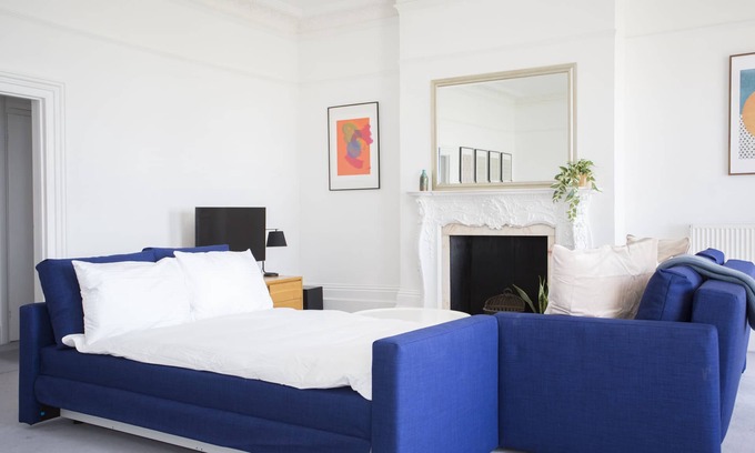 Worthing Apartment | Wave Apartment sleeps 6 sea views