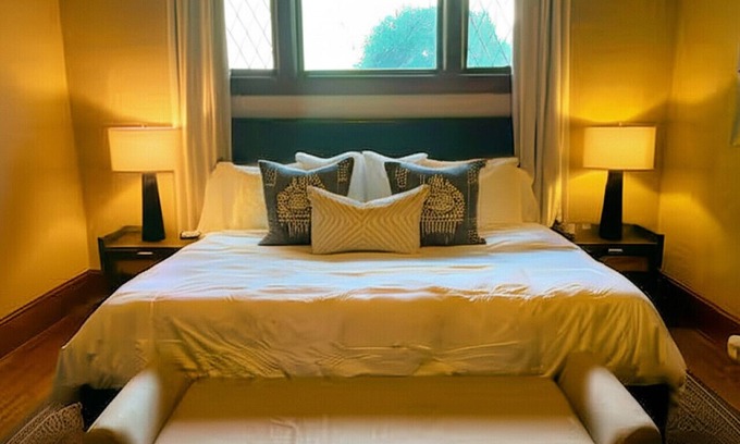 Waverly House | Waverly Glenn Gem Steps From Waterfalls, Casino , Racetrack, Golf!