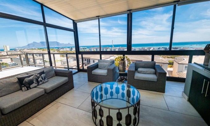 Big Bay Apartment | Waves Edge CP3