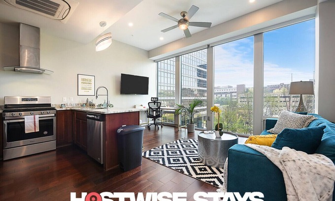 Bluff Apartment | WC414 · Free Parking!