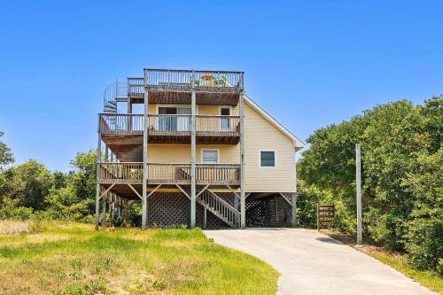 Whalehead Beach House | WC904, Forget Me Knot- Oceanside, close to beach & shopping!
