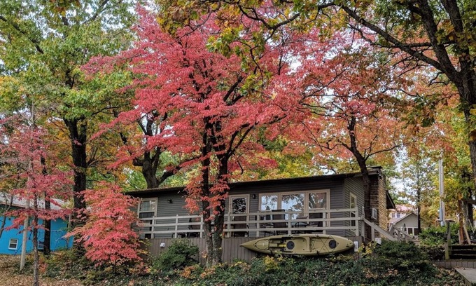 Eucha Cottage | WE'RE RIGHT ON THE LAKE WHERE THE FUN AWAITS -AS ALWAYS NO CLEANING FEES