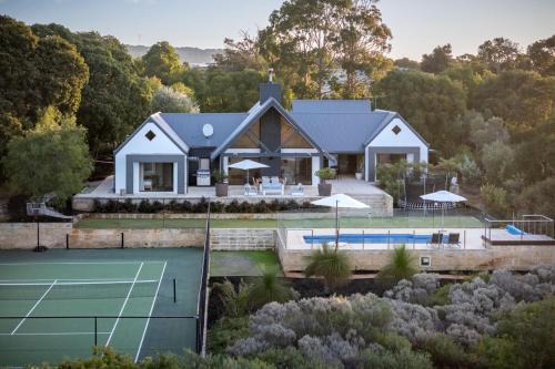 Eagle Bay House | Wedgetail I Private Properties