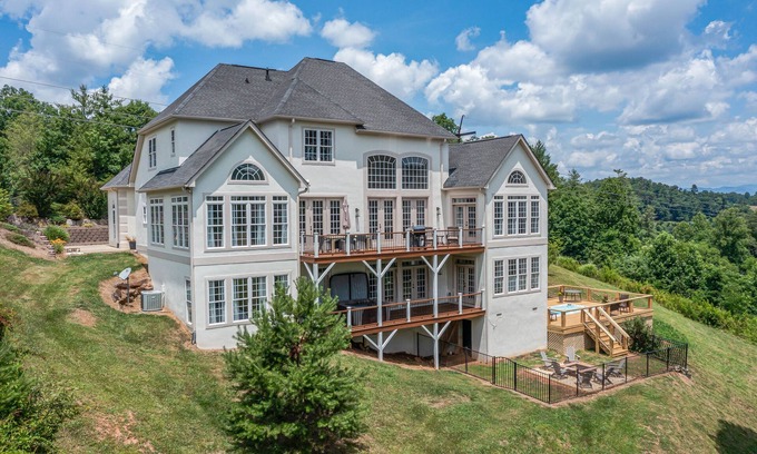 Weaverville House | Weekend with friends & family! Movie room~Swim Spa~Hot Tub~Firepit~Sleeps