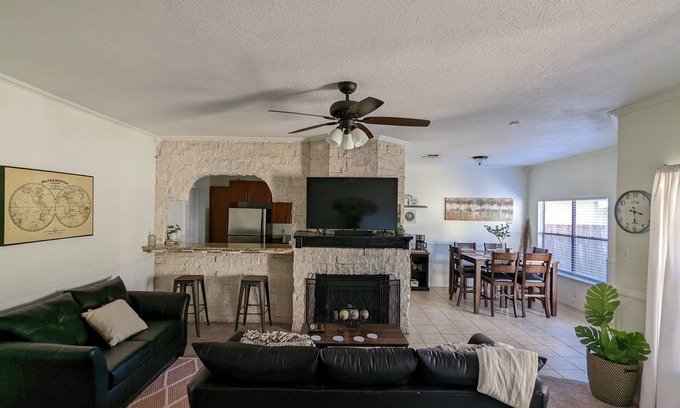 Converse House | Welcom to Casa Rancho - The Gem of San Antonio