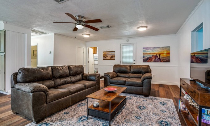 Pottsboro House | Welcome Extended Stays Lake Getaway: Cozy Retreat with Fire Pit, Games & Marinas, Choctaw Casino!