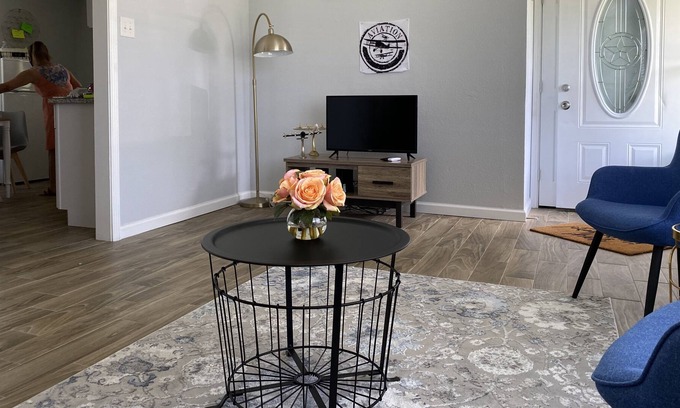 Southside House | !Welcome! New Clean and Cozy "La casa del aviador"