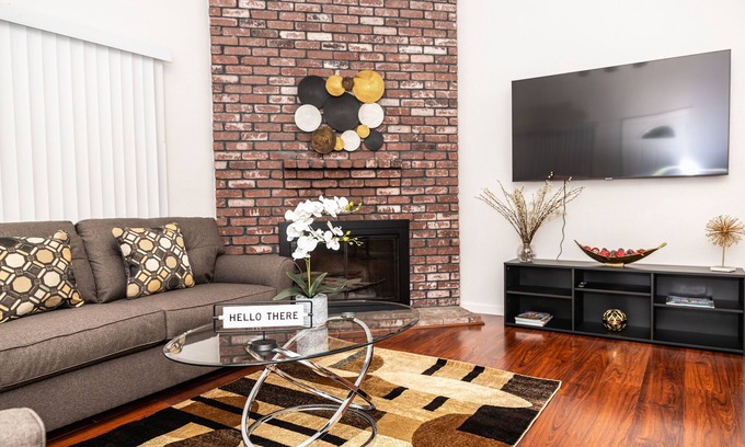 Sacramento House | Welcome. Relax, Enjoy, 3 bedrooms/2 bathrooms Duplex, Close to Everything
