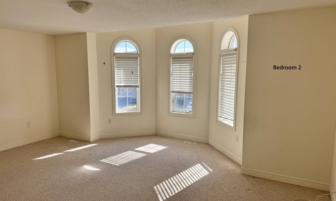 Niagara Falls House | Welcome to a Charming 4-Bedroom Retreat in Chippawa, Niagara Falls