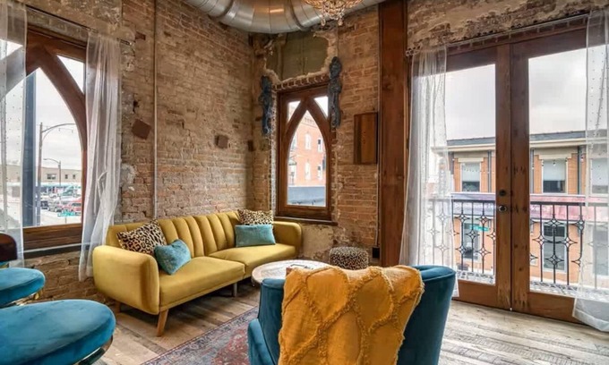 Downtown Springfield Apartment | Welcome to Black Palace-B! A beautiful downtown loft with easy access to everyth