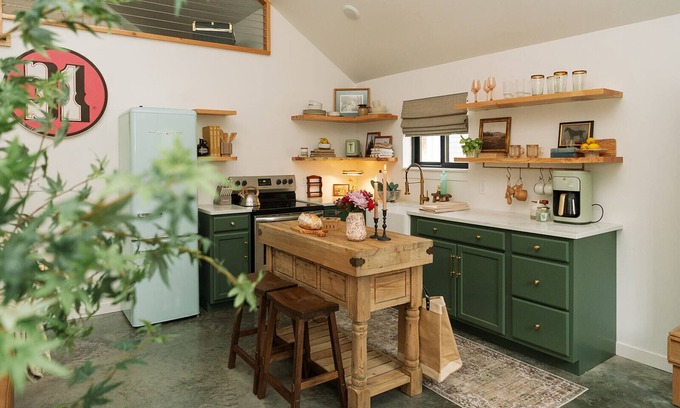 Hamilton House | Welcome to our charming Montana cottage with a cozy traveler’s inn twist! .n