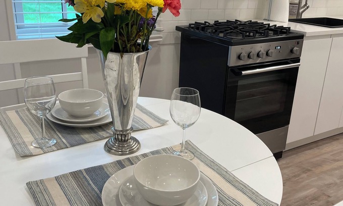 Darien Apartment | Welcome to our junior one-bedroom located in the beautiful town of Darien.