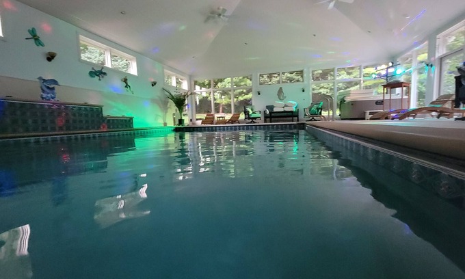 Ashwaubenon House | Welcome to Sweetwater! An expansive Luxury home near Lambeau Field!