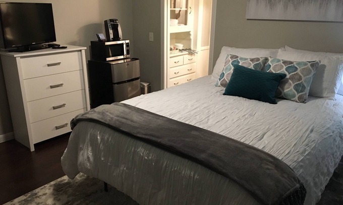 Bristol Apartment | Welcome To The State Room