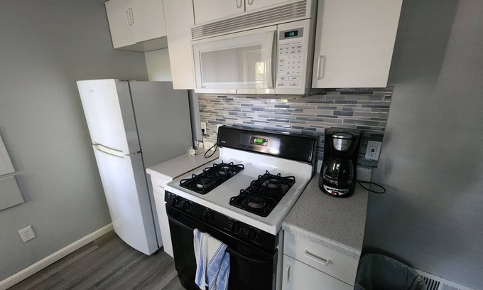 Kenmore House | Welcome to the suburbs!