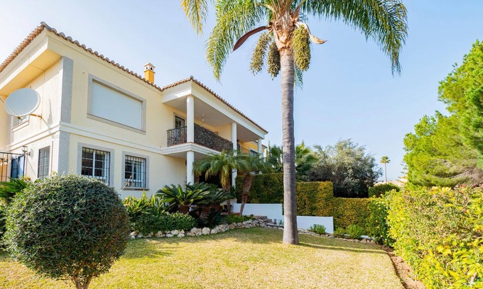 Guadalmina House | Welcome to this family and decorative vacation villa near the beach.