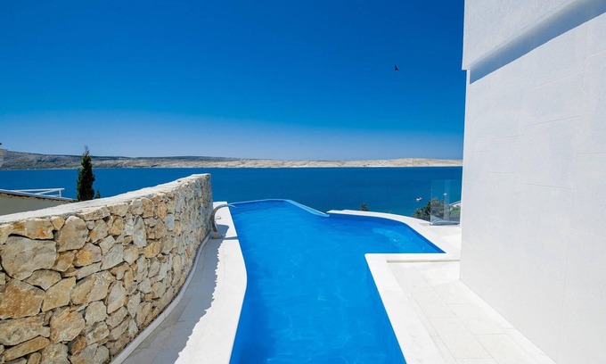 Vidalici Apartment | Welcome to this modern and luxurious vacation apartment on the island of Pag.