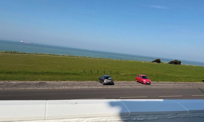 Cliftonville Apartment | Welcome to your perfect coastal getaway in Palm Bay with Stunning Sea Views!