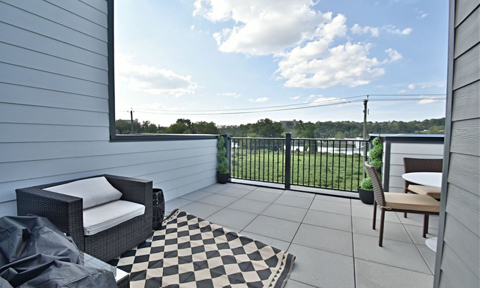 Knoxville House | Welcome to Your Riverside Retreat in Knoxville, TN!