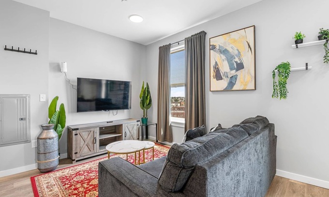 Everett Apartment | Welcoming 1BR Near Encore Boston 3806