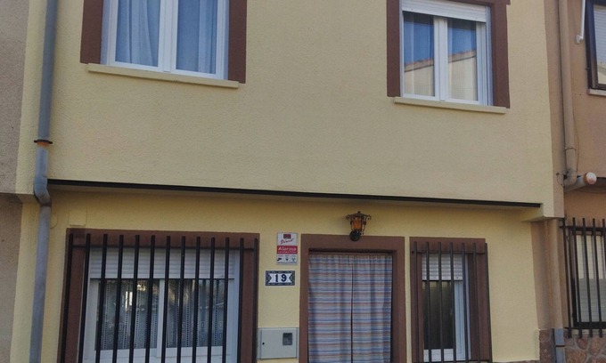 Navaluenga House | Welcoming house 100 meters from the river, sleeps 6.