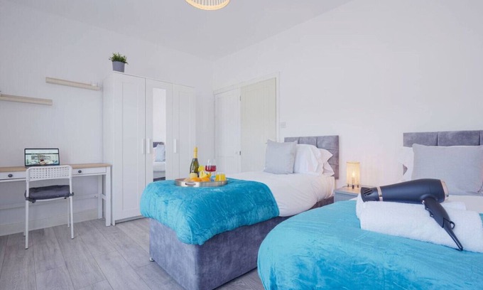 Northampton House | Welcoming House - Central Location - Free Parking