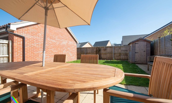 Martlesham Heath House | Well Equipped. Comfortable Holiday Home Close To Suffolk Coasts AONB