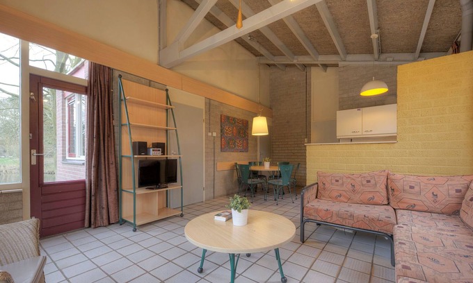 Municipality of Weert House | Well furnished bungalow with microwave near a nature reserve