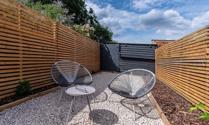 West Bridgford Apartment | West Bridgford 4BR Terraced Gem