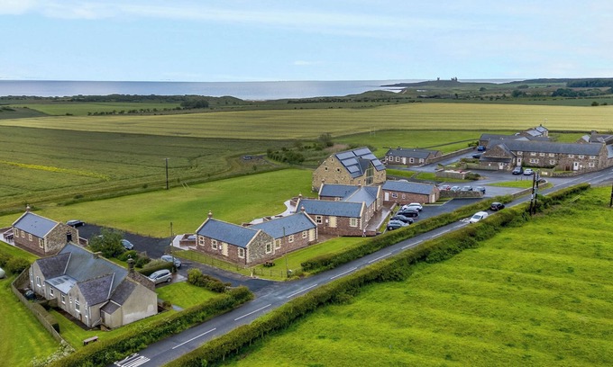 South Charlton Cottage | WEST GATE, family friendly, luxury holiday cottage in Embleton