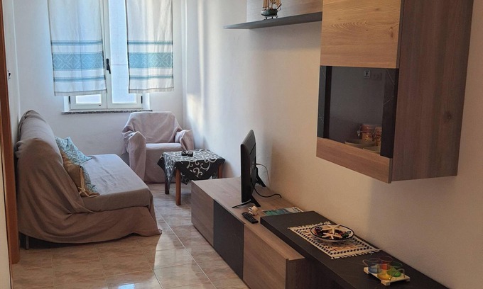 Tresnuraghes Apartment | West house-just a stone's throw from the sea