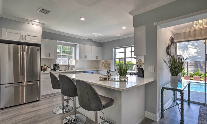 Old Northwood House | West Palm Beach Oasis w/Heated Pool: Near Beach!