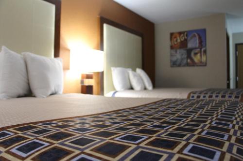 Centerville Hotel | Westbridge Inn and Suites