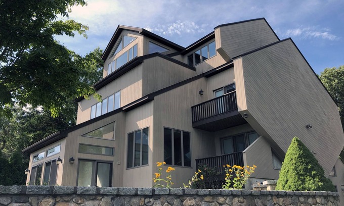 Westerly House | Westerly Beach House with Spectacular Views