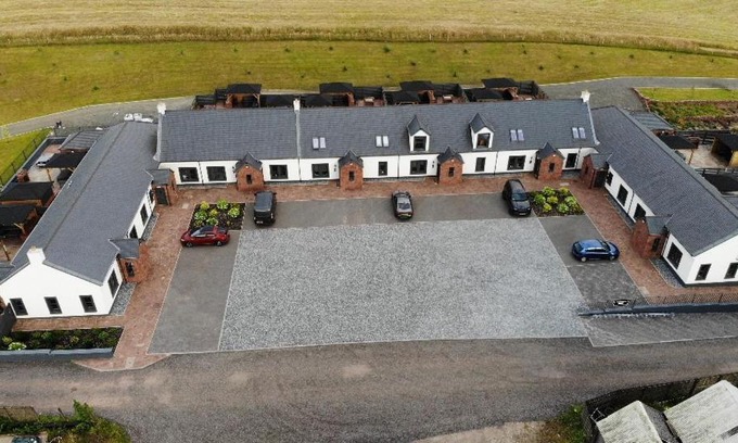 Alexandria House | Westertonhill 4 Bedroom Lodge Sleeps 10 with Hot Tub Hire Available