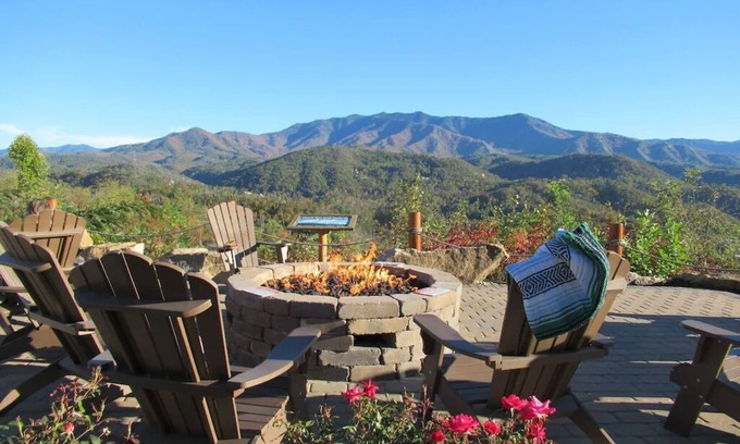 Gatlinburg Condo | Westgate Smoky MTN Resort & Indoor Water Park - C