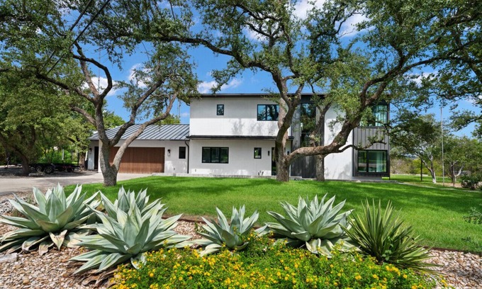 Westlake Highlands Apartment | Westlake/15 Min to DT/Pool/Hot Tub/Views!