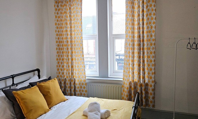 Gateshead Apartment | Westminster - Great for contractors, on street parking, Wi-Fi