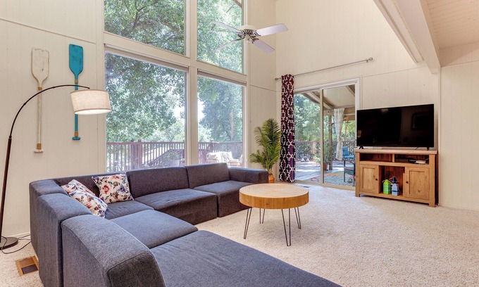 Kelseyville House | WFH-Friendly Retreat < 1 Mi to Clear Lake!
