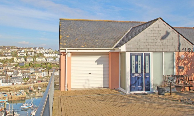 Mevagissey House | WHEAL KENDALL, family friendly, country holiday cottage in Mevagissey