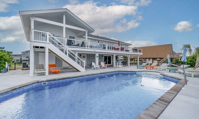 Sandbridge House | When you’re at the beach, you want to just relax! Paws and Relax here.