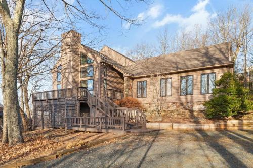 Nellysford House | Whispering Elm with Wintergreen Advantage