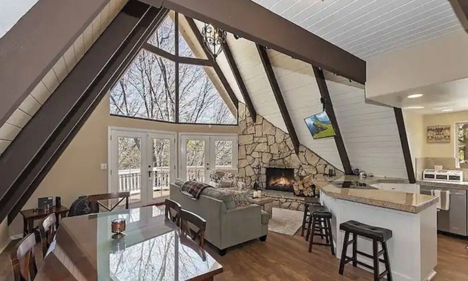 Blue Jay House | Whispering Pines A-Frame + Pool Table + 2 Patios!